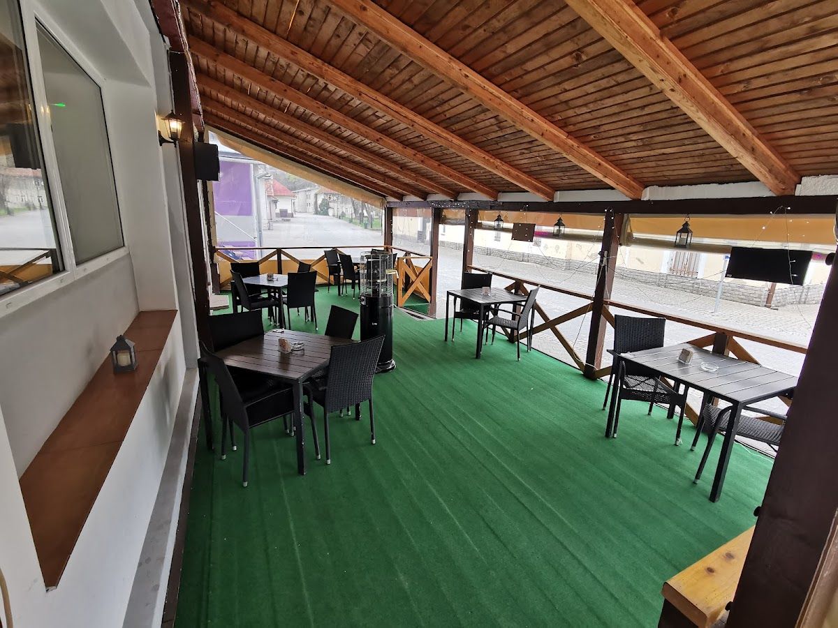 Pizza Caffe Darijan — Talianska v meste Revúca