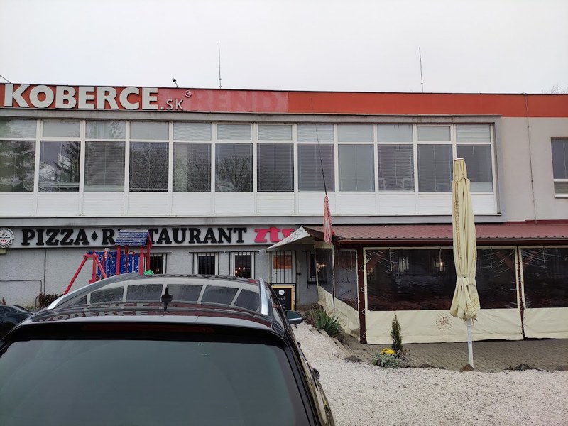 Pizza Restaurant ZTS — Talianska v meste Lučenec