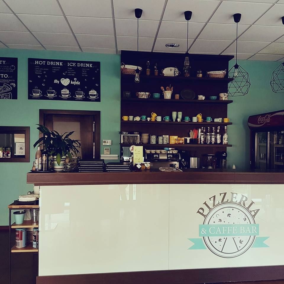 Pizzeria & Caffé bar — Talianska v meste Poltár
