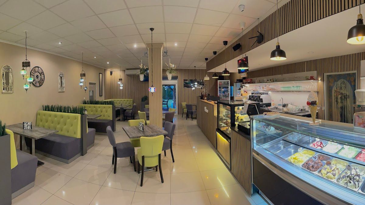 Pizzeria Cukráreň - Adria — Pekáreň & Cukráreň v meste Nové Zámky