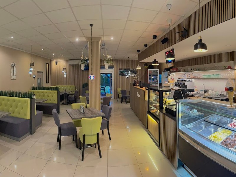 Pizzeria Cukráreň - Adria — Pekáreň & Cukráreň v meste Nové Zámky