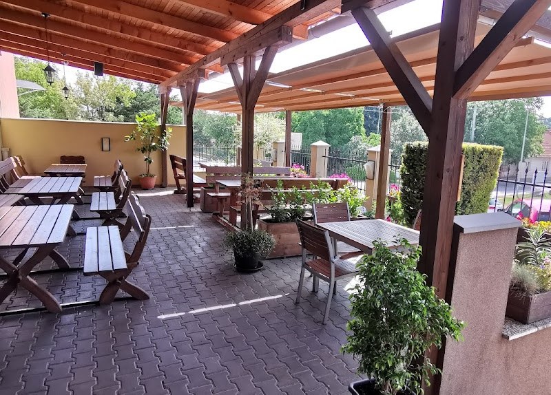 Pizzeria pod Borinou — Medzinárodná v meste Nitra