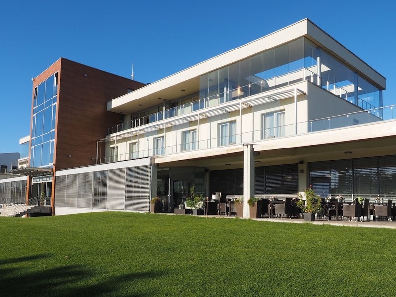 Ponteo Activity Park Rusovce - hotel & reštaurácia — Medzinárodná v meste Bratislava