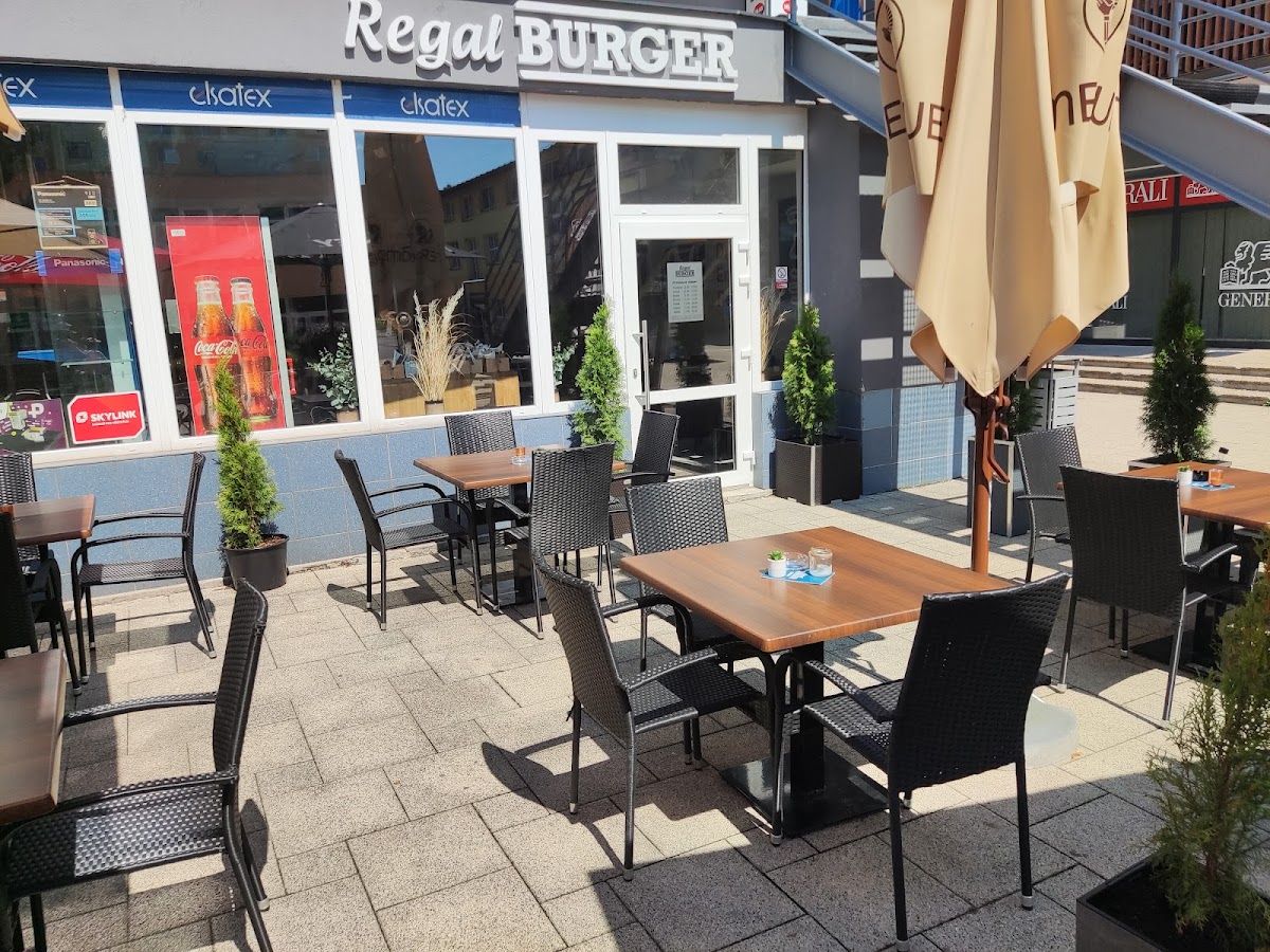 REGAL BURGER & POKE SNINA — Americká v meste Snina