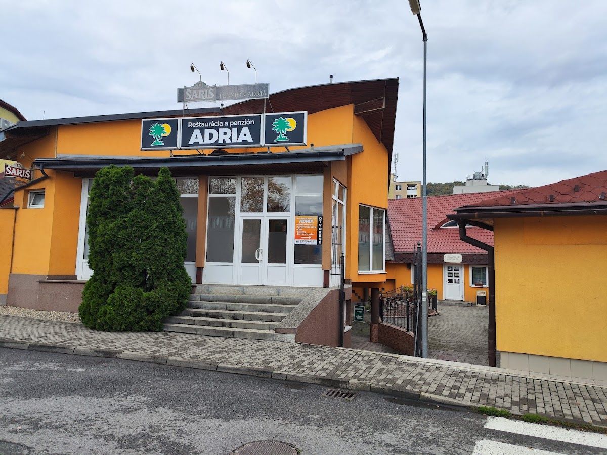 Reštaurácia a penzión Adria Snina — Medzinárodná v meste Snina