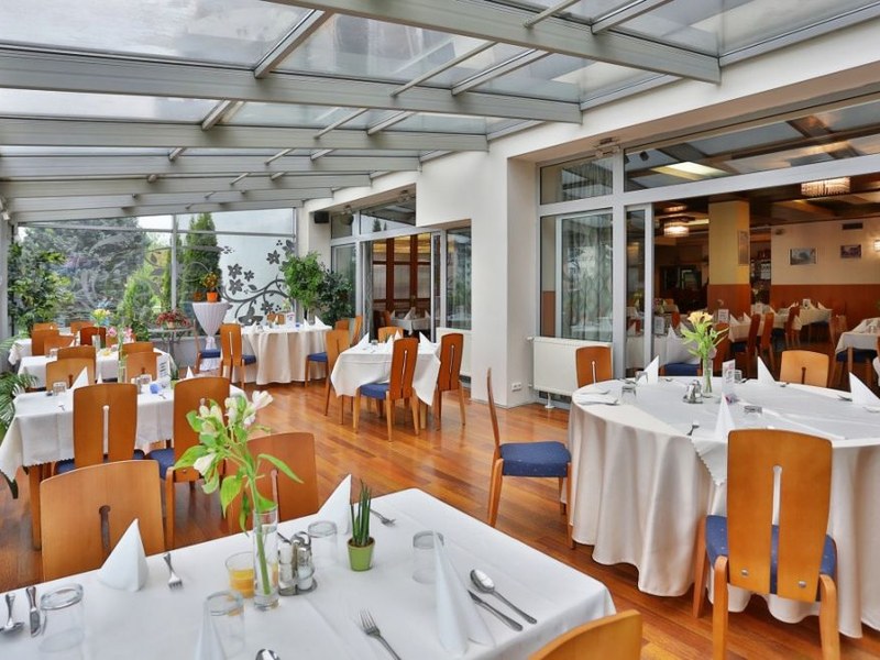 Šariš Hotel & Reštaurácia — Medzinárodná v meste Bardejov