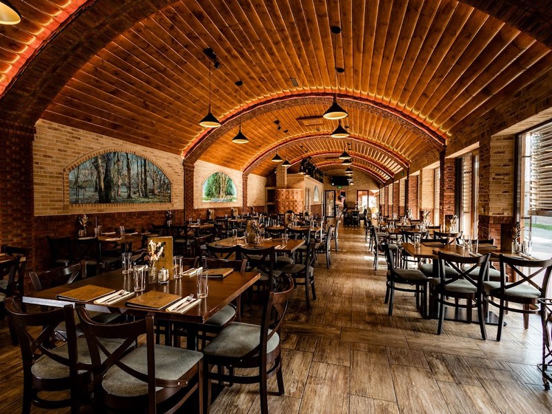 Scarlett Pension & Restaurant — Medzinárodná v meste Veľký Meder