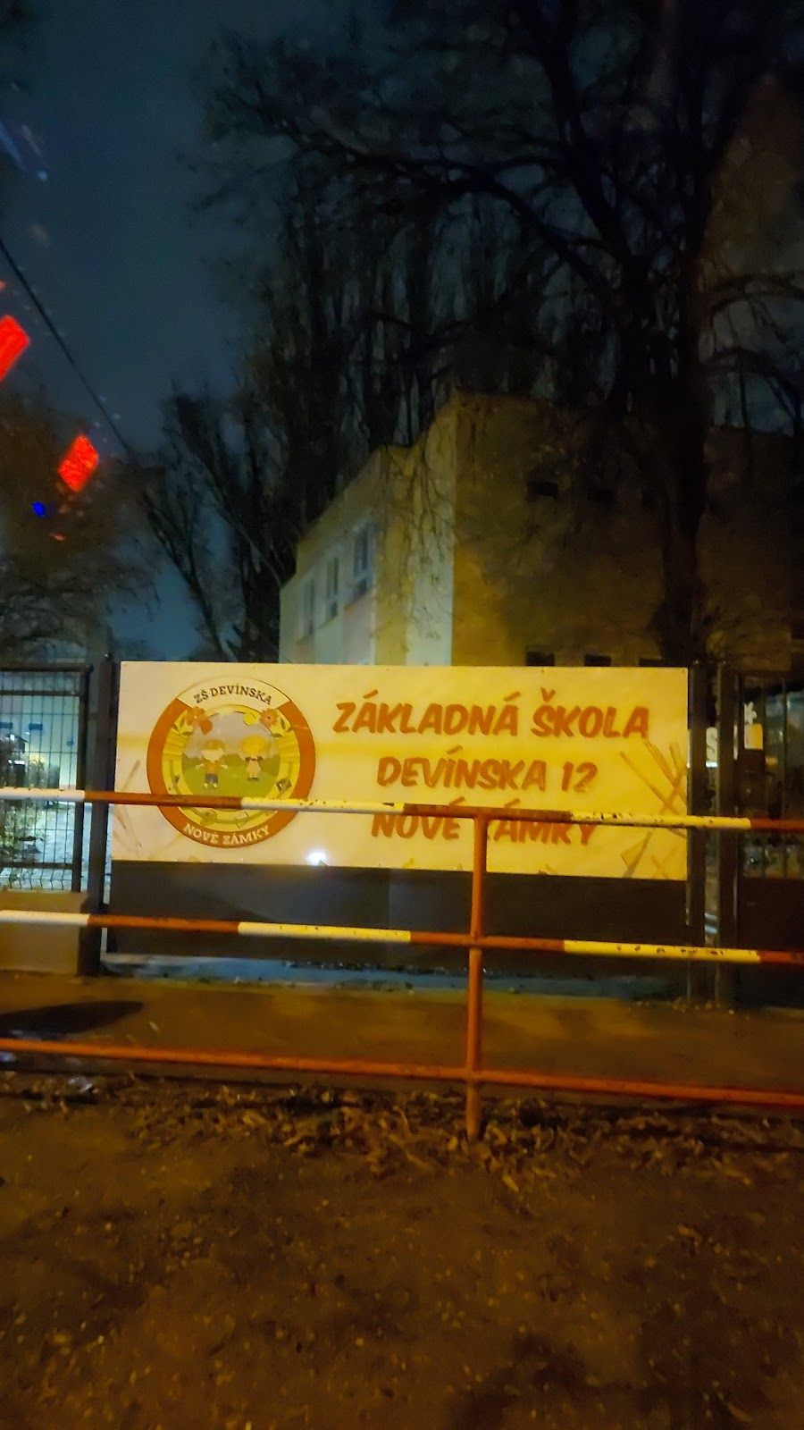Školská Jedáleň — Medzinárodná v meste Nové Zámky