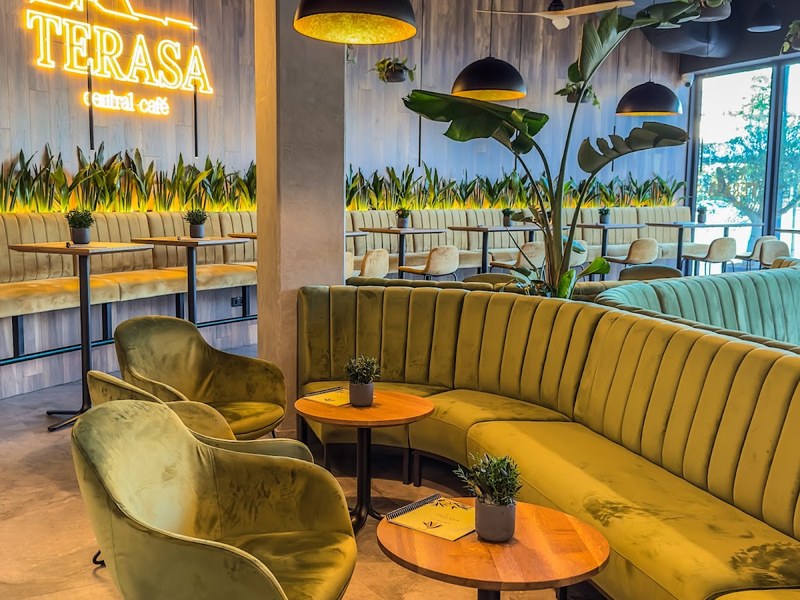 Terasa Central Café — Kaviareň v meste Malacky