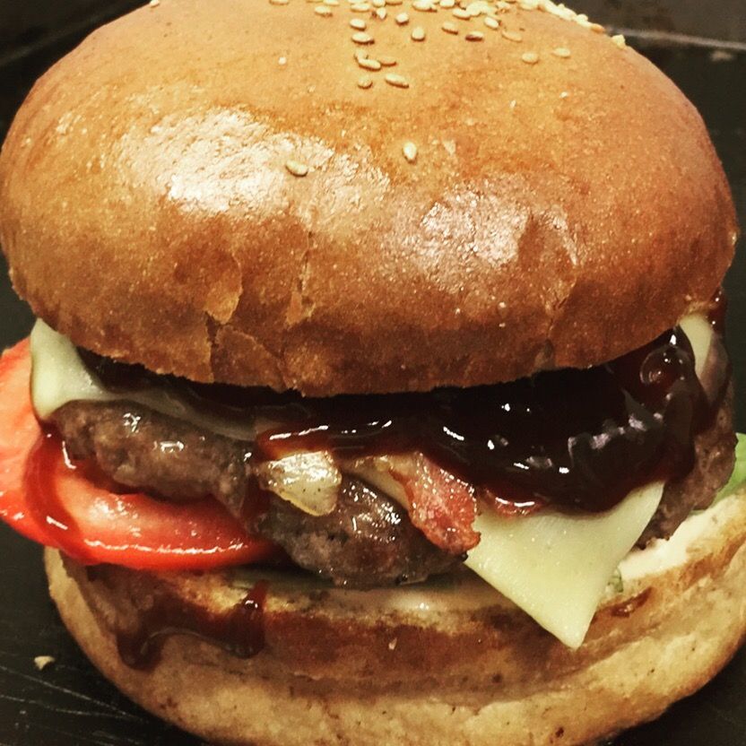 U kamoša BURGERÁREŇ — Americká v meste Nové Zámky