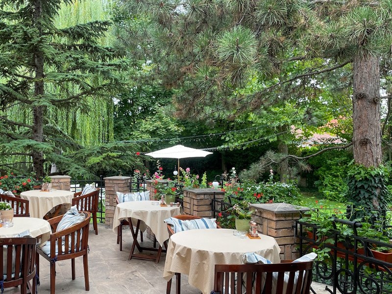 Villa Rosa Restaurant & Pension — Medzinárodná v meste Dunajská Streda