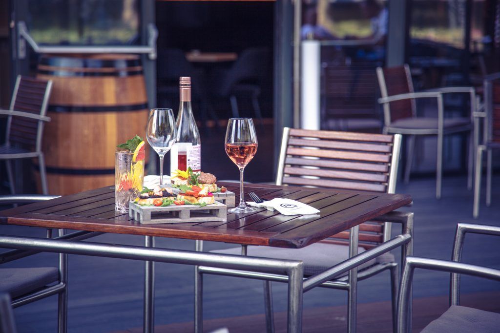 Wine Bar & Tapas by Provino — Bar & Pub v meste Bratislava