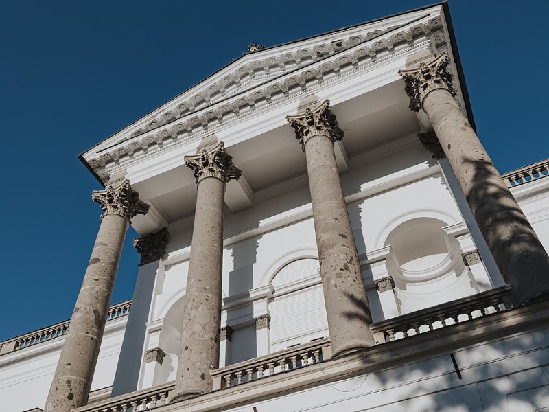 Zámok Topoľčianky — Medzinárodná in Topoľčianky