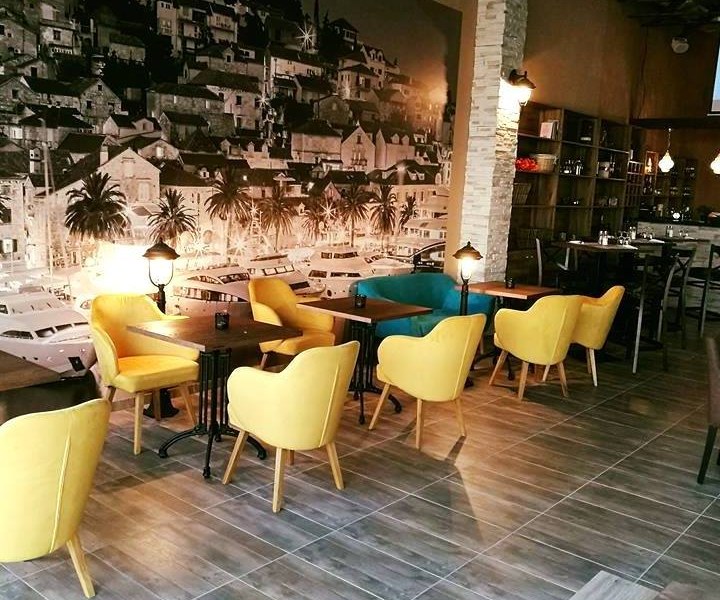 Zoraya Restaurant & Caffé — Medzinárodná v meste Rimavská Sobota